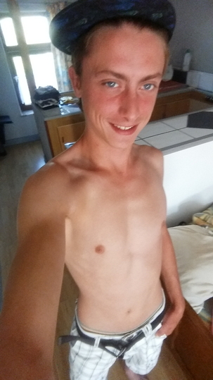 teembeek, 21 ans, Charleroi Jumet